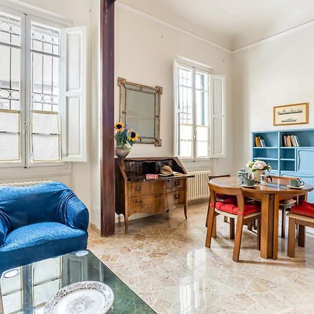 Bright Apartment With Private Garden And Balcony Florence Exterior photo